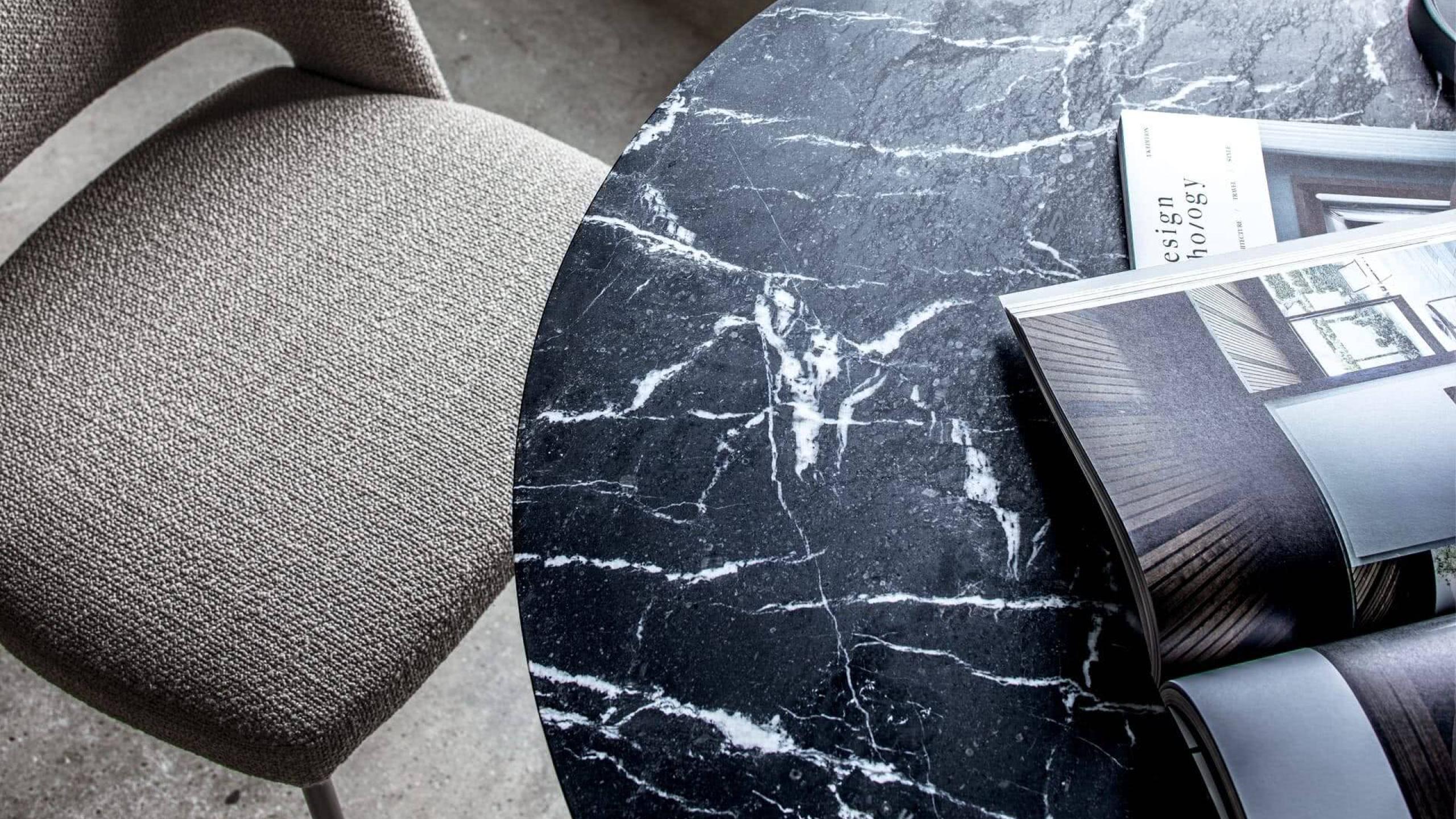 More design meubels toonzaal tafels en stoelen villa interno Kortrijk Heule